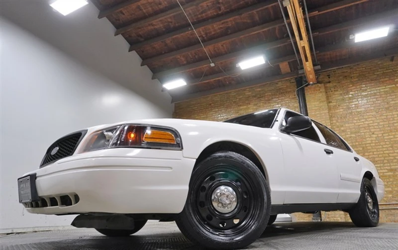2011 Ford Crown Victoria - Image 3 of 12