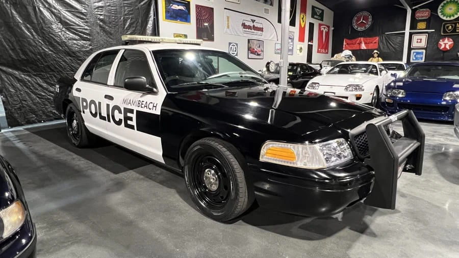 2011 Ford Crown Victoria - Image 3 of 19