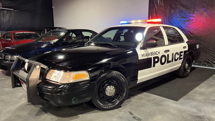 2011 Ford Crown Victoria - Image 6 of 19