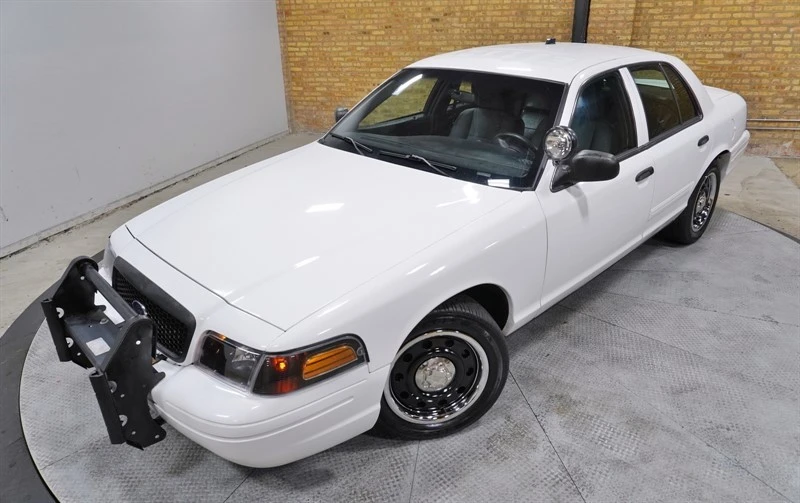 2011 Ford Crown Victoria - Image 2 of 12