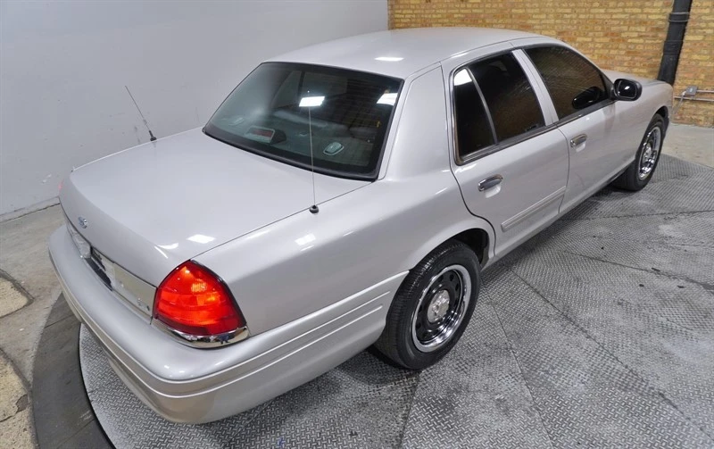 2011 Ford Crown Victoria - Image 11 of 21