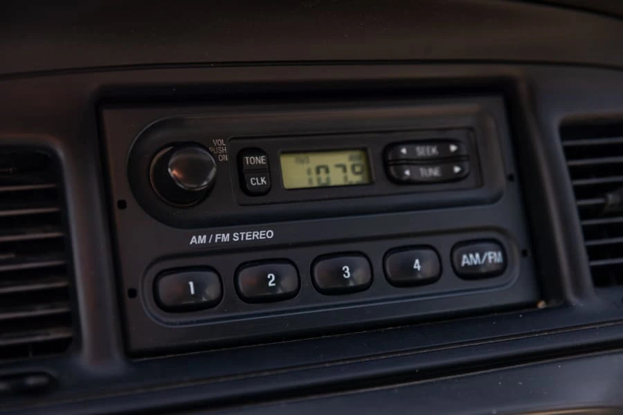 2011 Ford Crown Victoria - Image 17 of 25