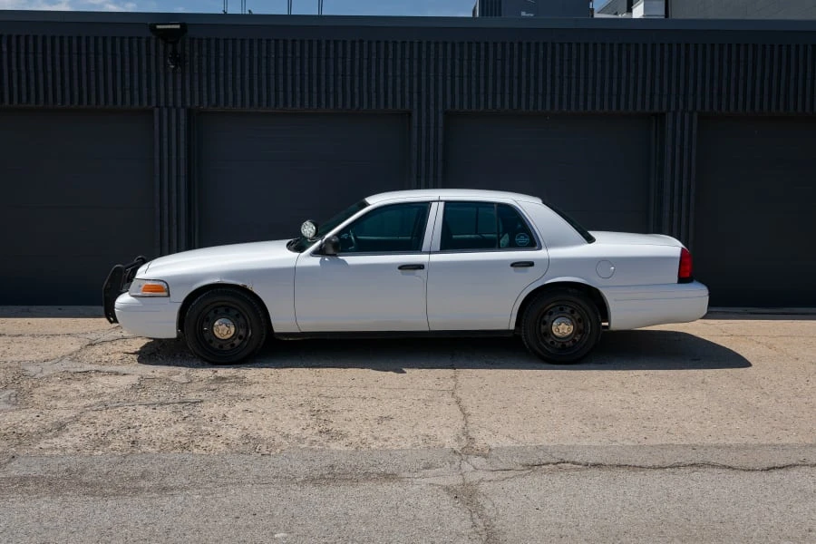 2011 Ford Crown Victoria - Image 2 of 25