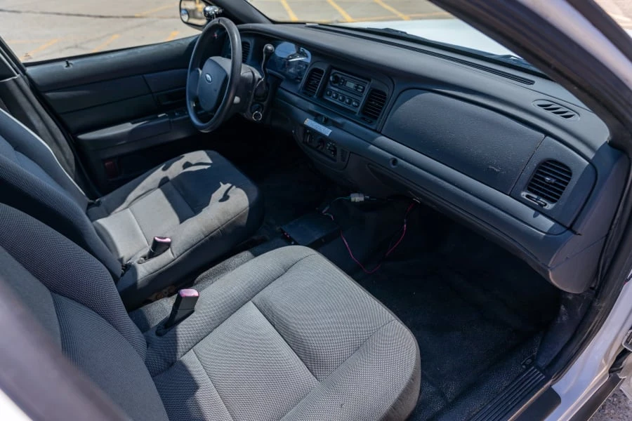 2011 Ford Crown Victoria - Image 15 of 25