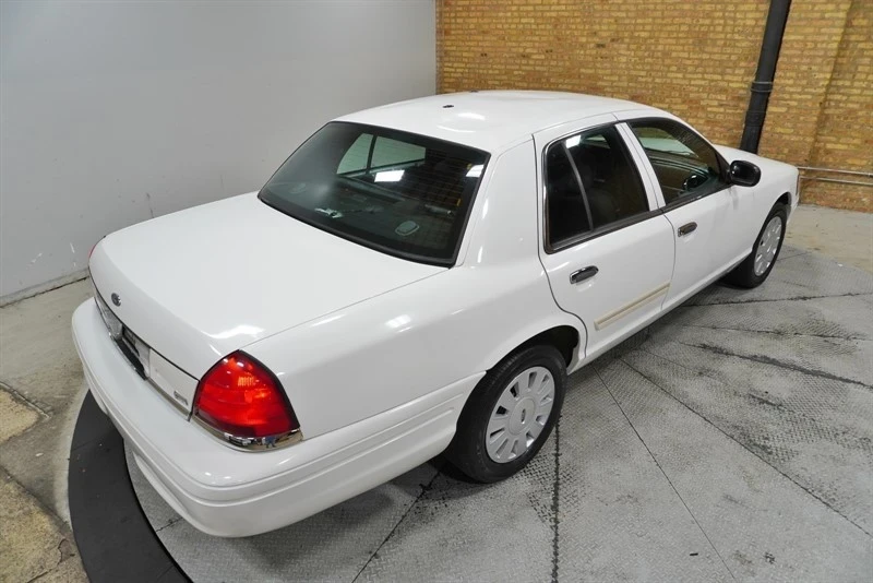 2011 Ford Crown Victoria - Image 9 of 12