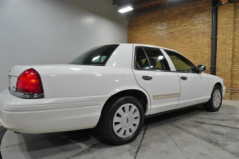 2011 Ford Crown Victoria - Image 10 of 12