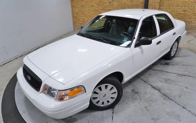 2011 Ford Crown Victoria - Image 2 of 12