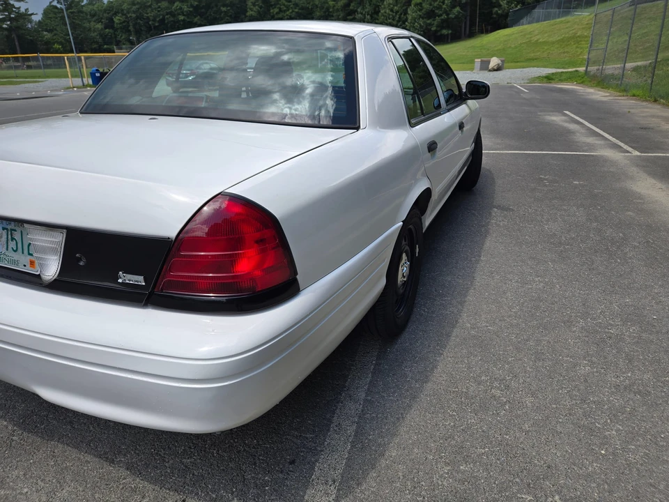 2011 Ford Crown Victoria - Image 30 of 31