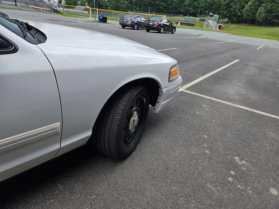 2011 Ford Crown Victoria - Image 22 of 31