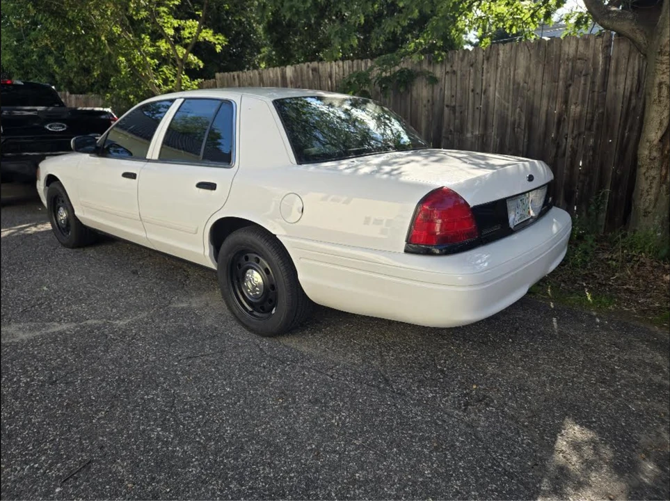 2011 Ford Crown Victoria - Image 11 of 31