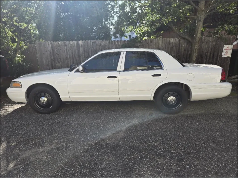 2011 Ford Crown Victoria - Image 16 of 31