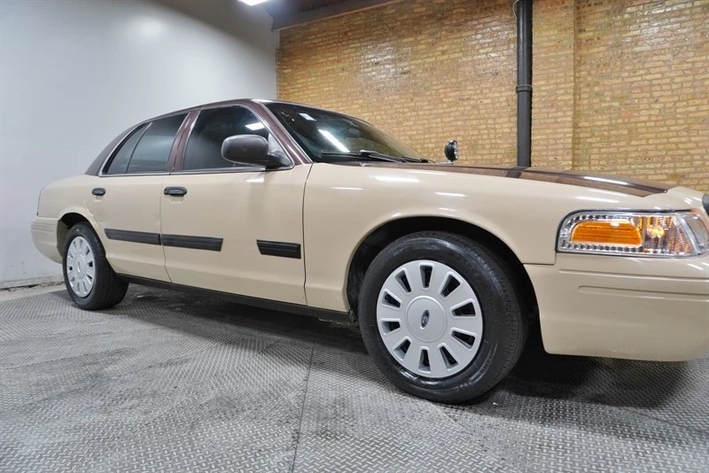 2011 Ford Crown Victoria - Image 8 of 12