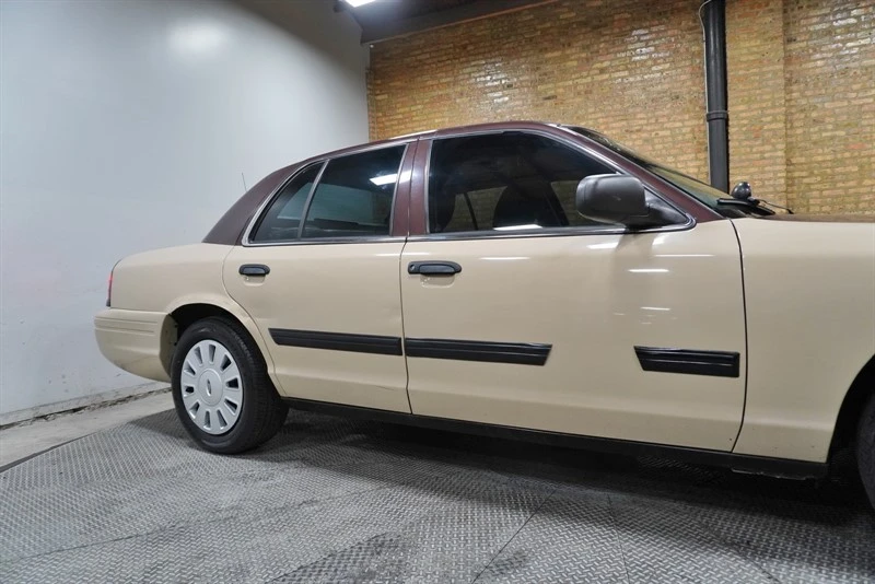 2011 Ford Crown Victoria - Image 9 of 12