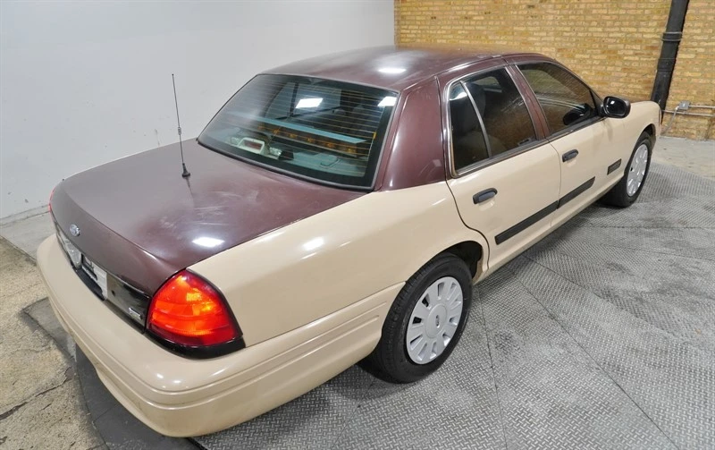 2011 Ford Crown Victoria - Image 11 of 12