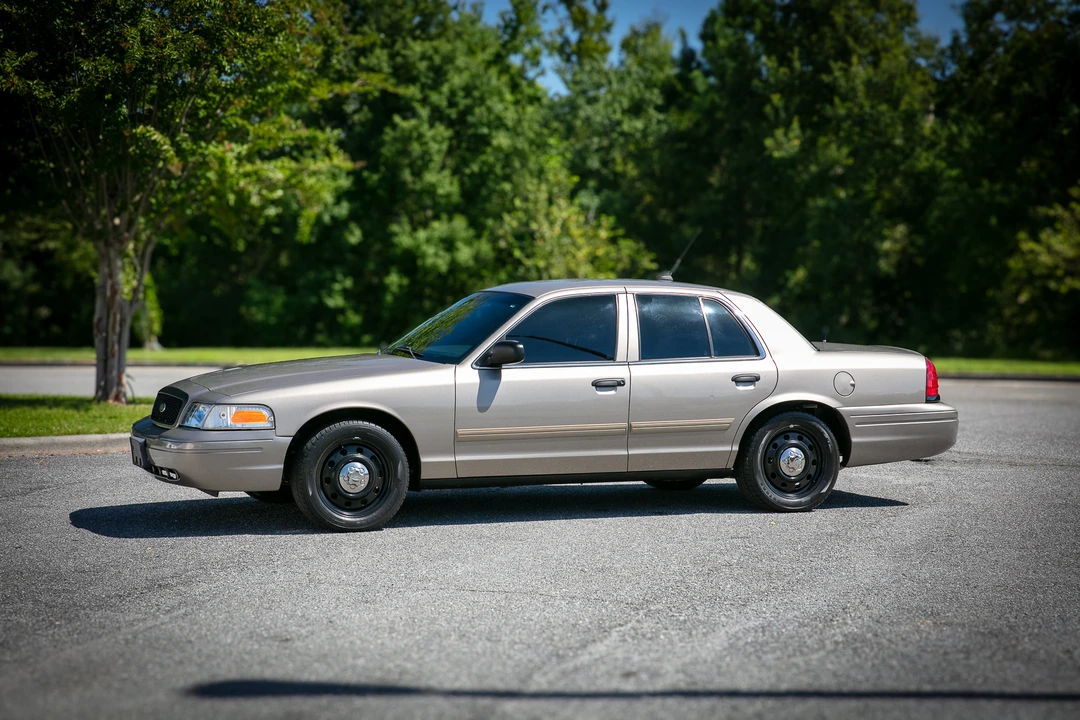 2011 Ford Crown Victoria - Image 16 of 31