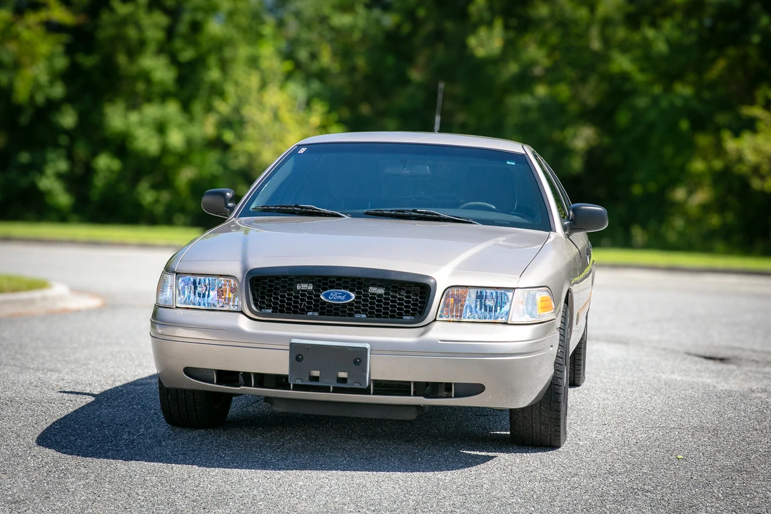 2011 Ford Crown Victoria - Image 5 of 31