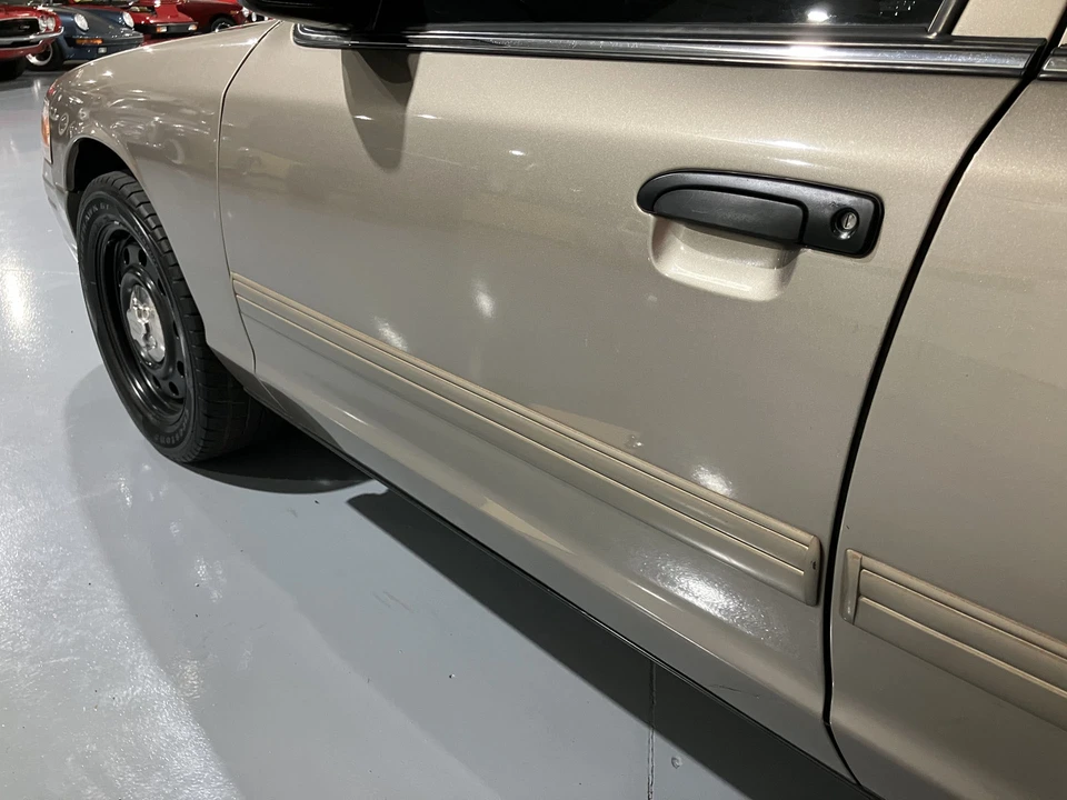 2011 Ford Crown Victoria - Image 20 of 31
