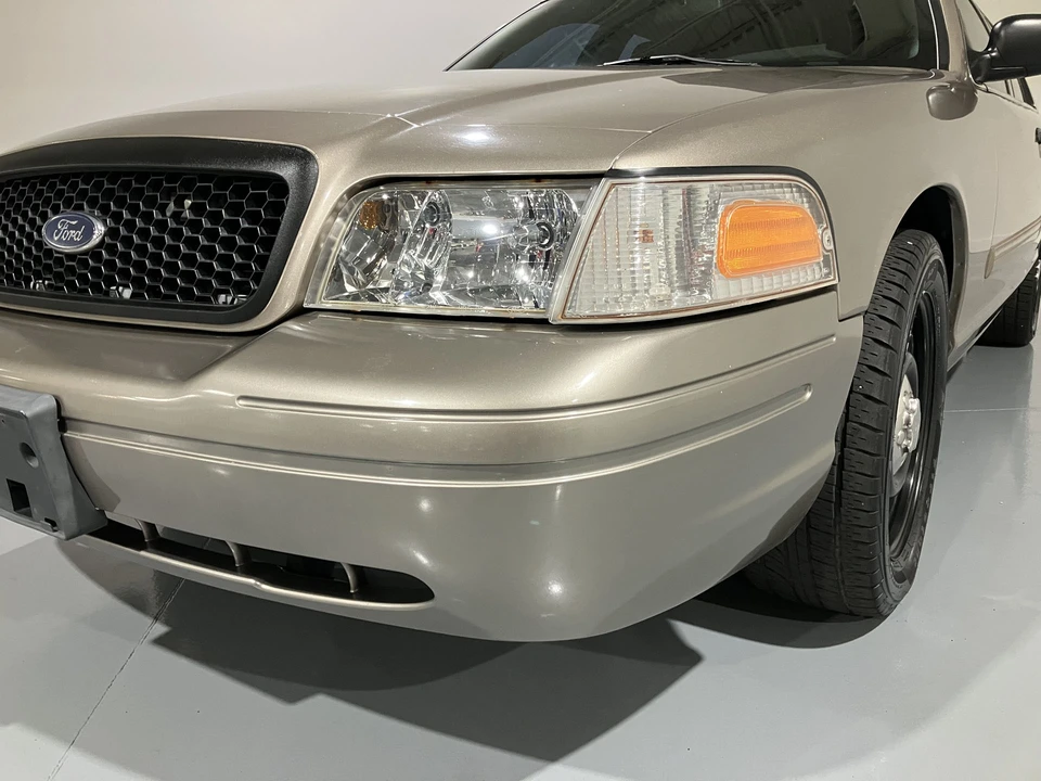 2011 Ford Crown Victoria - Image 10 of 31