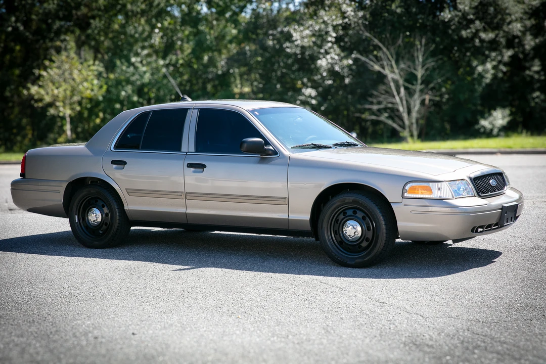 2011 Ford Crown Victoria - Image 18 of 31