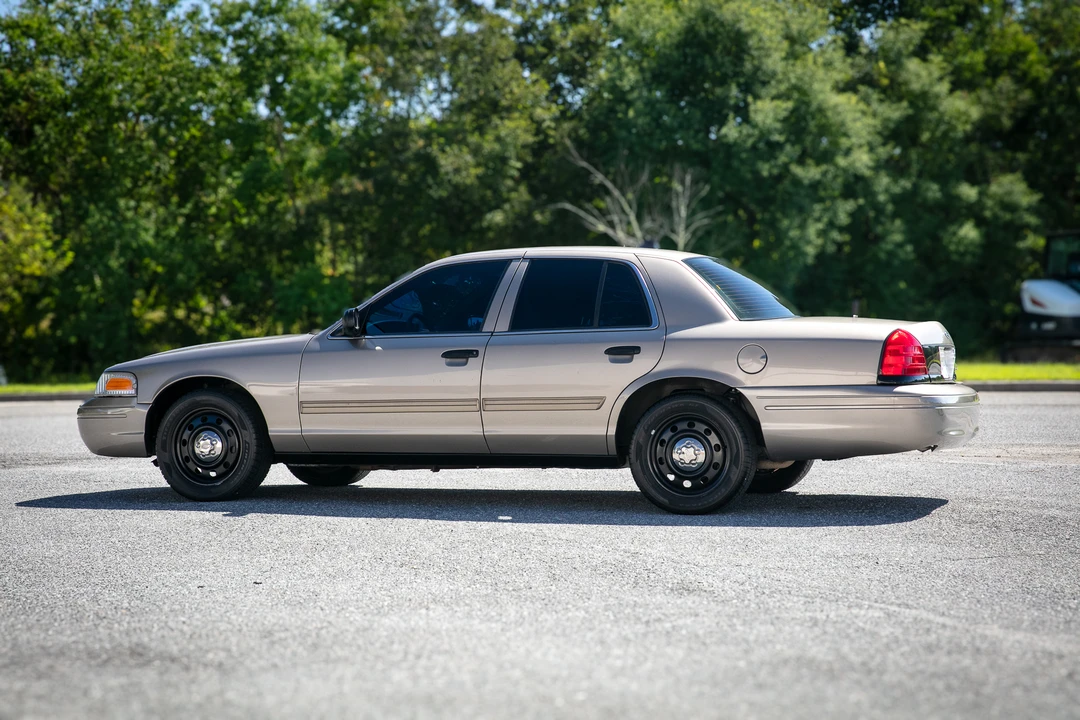 2011 Ford Crown Victoria - Image 14 of 31