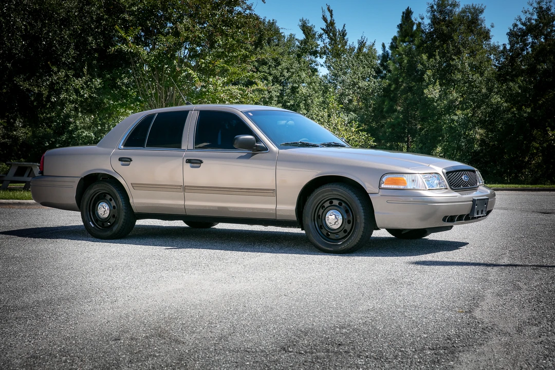 2011 Ford Crown Victoria - Image 13 of 31