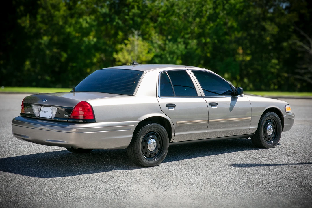 2011 Ford Crown Victoria - Image 6 of 31