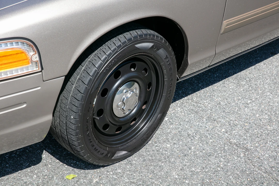2011 Ford Crown Victoria - Image 25 of 31