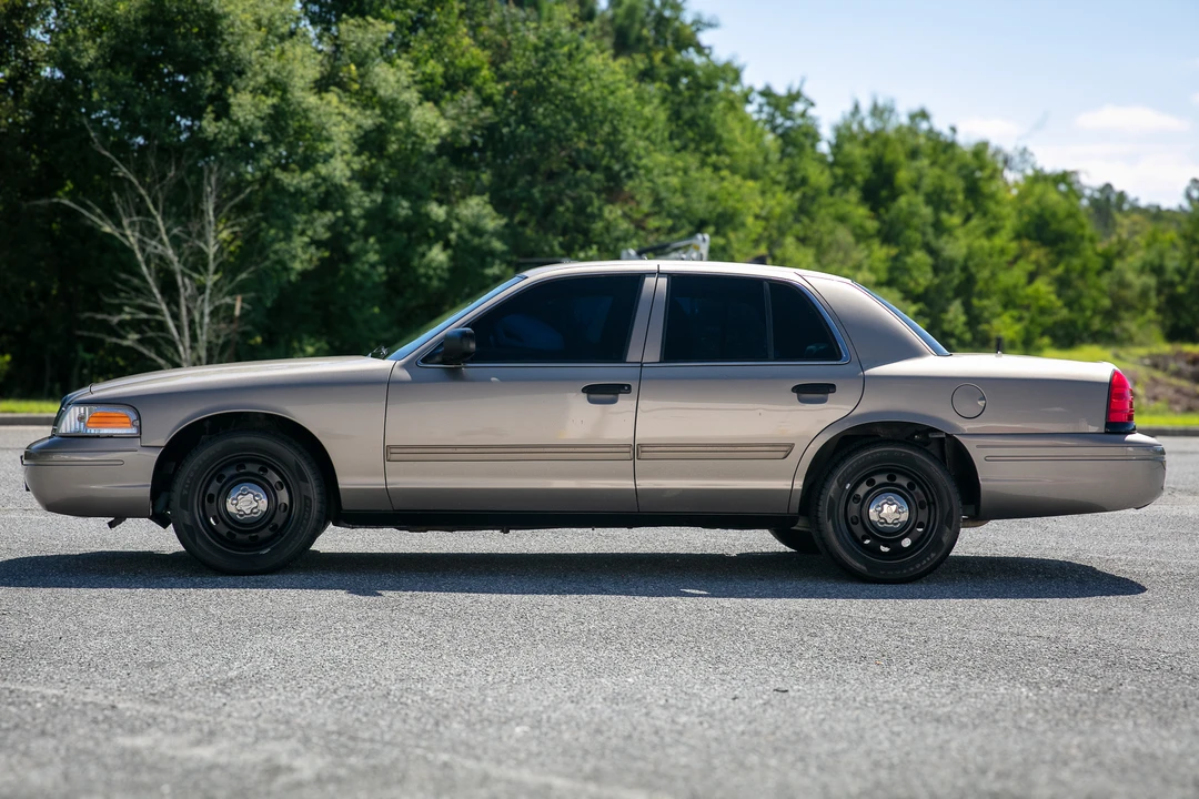 2011 Ford Crown Victoria - Image 8 of 31