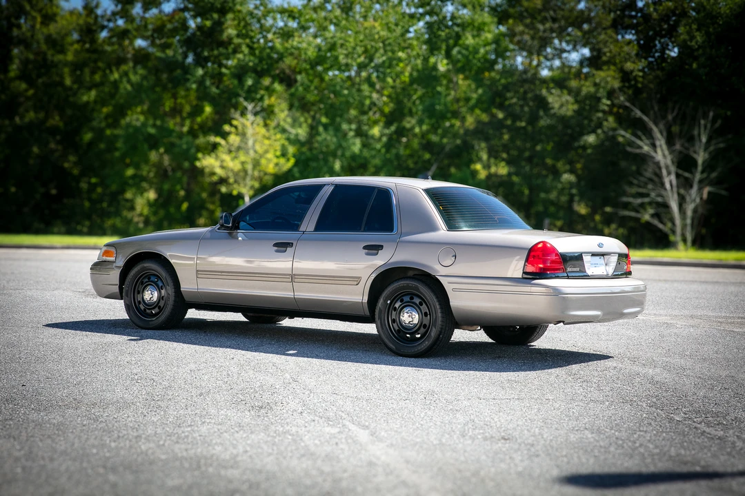 2011 Ford Crown Victoria - Image 15 of 31