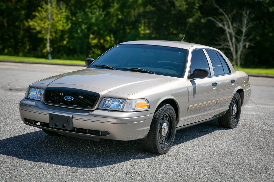 2011 Ford Crown Victoria - Image 3 of 31