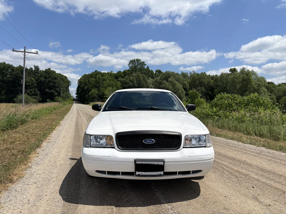 2011 Ford Crown Victoria - Image 8 of 31