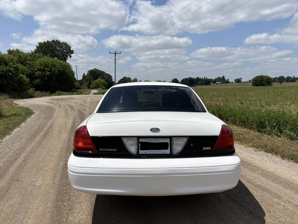 2011 Ford Crown Victoria - Image 4 of 31