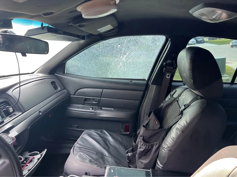 2011 Ford Crown Victoria - Image 6 of 10