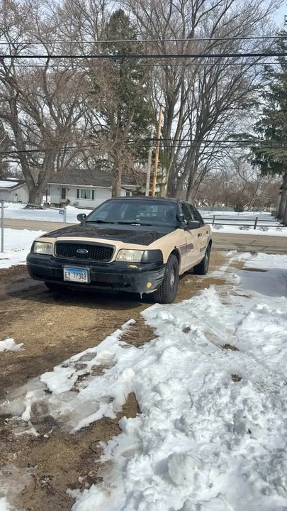 2011 Ford Crown Victoria - Image 1 of 8
