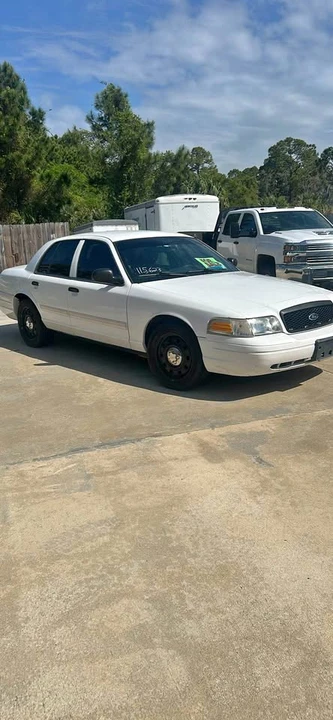 2011 Ford Crown Victoria - Image 1 of 8