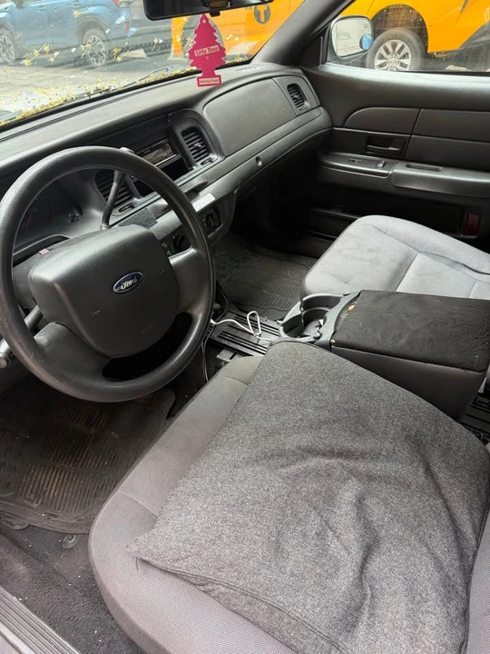 2011 Ford Crown Victoria - Image 4 of 5