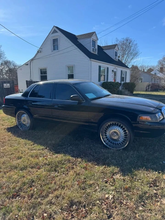 2011 Ford Crown Victoria - Image 8 of 9
