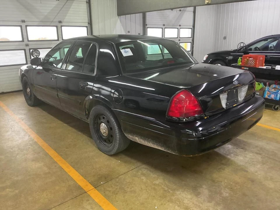 2011 Ford Crown Victoria - Image 3 of 7