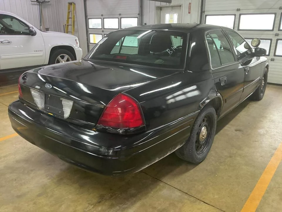 2011 Ford Crown Victoria - Image 4 of 7