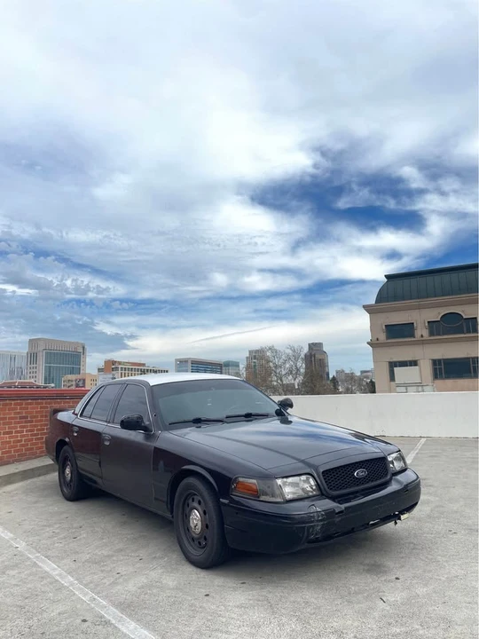 2011 Ford Crown Victoria - Image 2 of 4