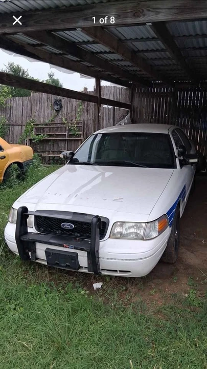 2011 Ford Crown Victoria - Image 4 of 8