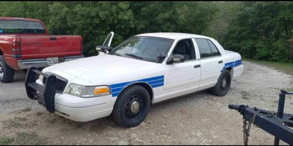 2011 Ford Crown Victoria - Image 6 of 8