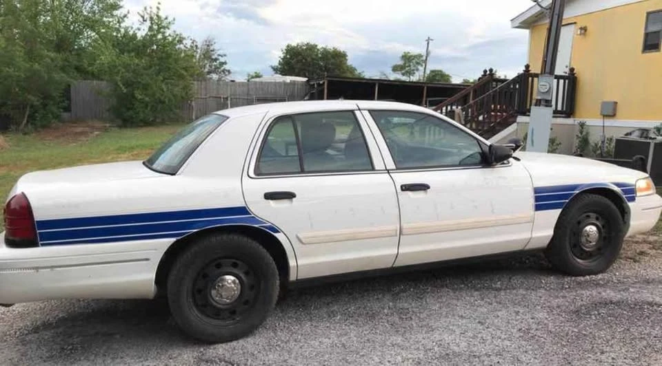 2011 Ford Crown Victoria - Image 2 of 8