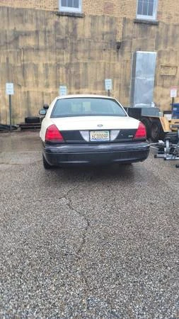 2011 Ford Crown Victoria - Image 3 of 3