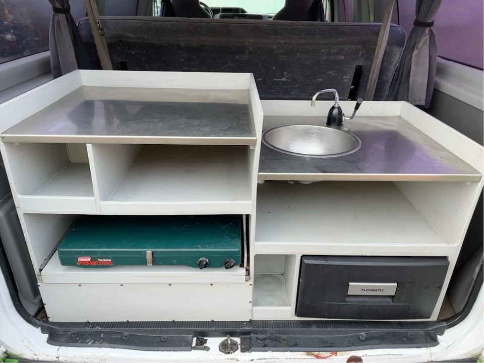 2011 Ford Econoline Van - Image 10 of 12