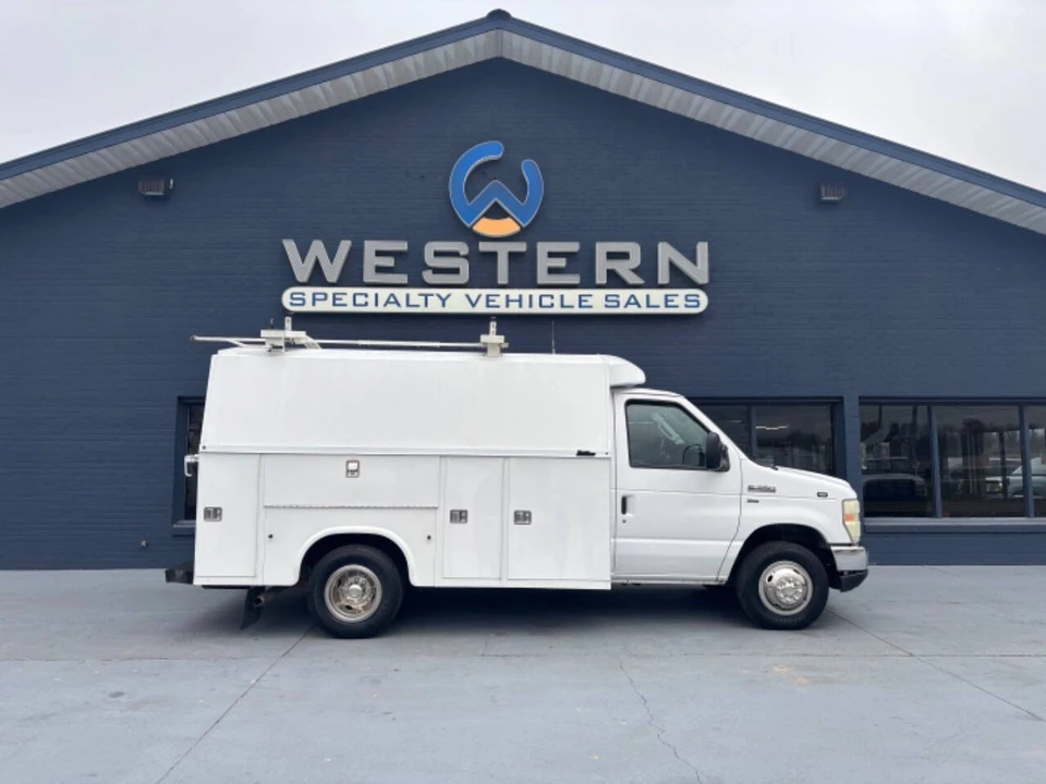 2011 Ford Econoline Van - Image 2 of 12