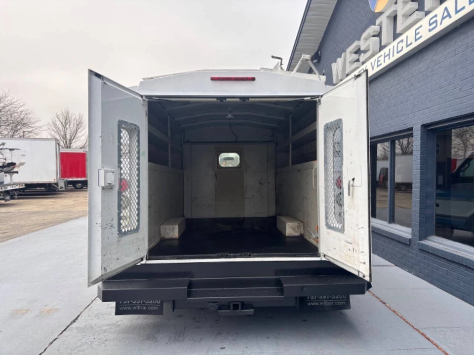 2011 Ford Econoline Van - Image 11 of 12