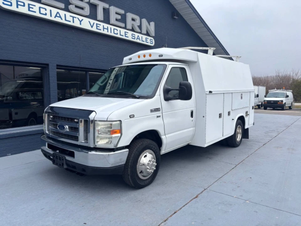 2011 Ford Econoline Van - Image 5 of 12
