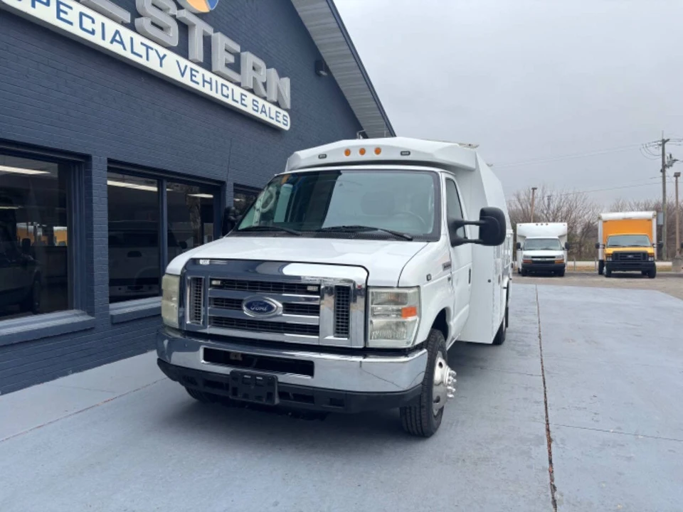 2011 Ford Econoline Van - Image 8 of 12