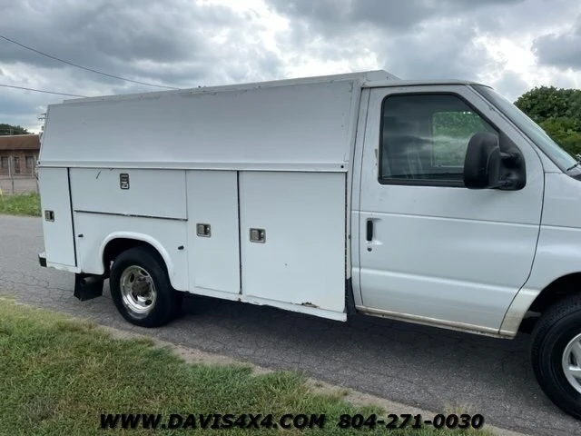 2011 Ford Econoline Van - Image 23 of 31